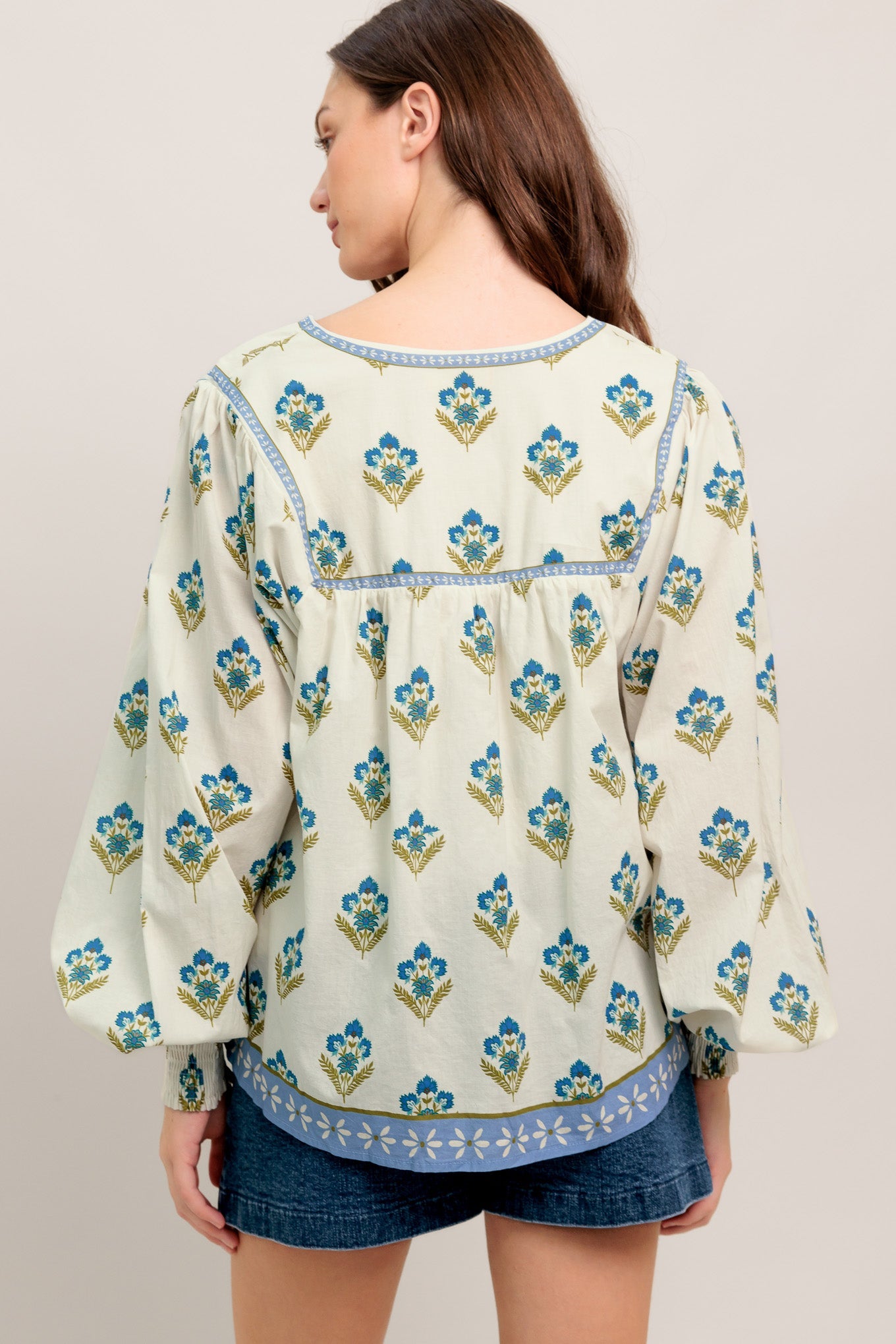 FROM COFFEE RUNS TO WEEKENDS WOVEN TOP